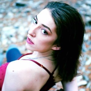 Meet your Posher, Caroline